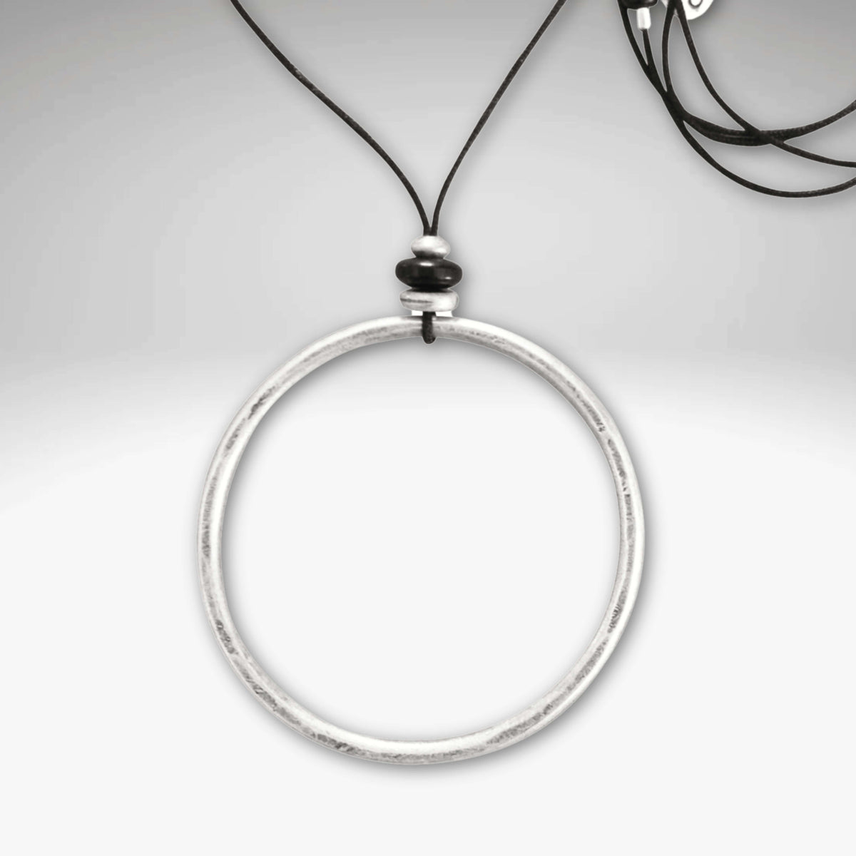 Hula Necklace in Color: Matte Silver