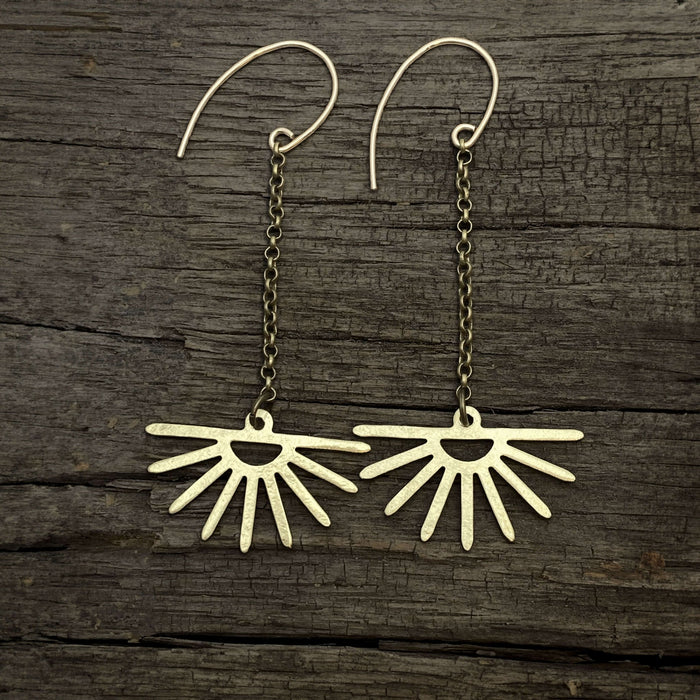 Sunbeam Earrings featuring delicate beams of light on a rolo chain in a charming design.