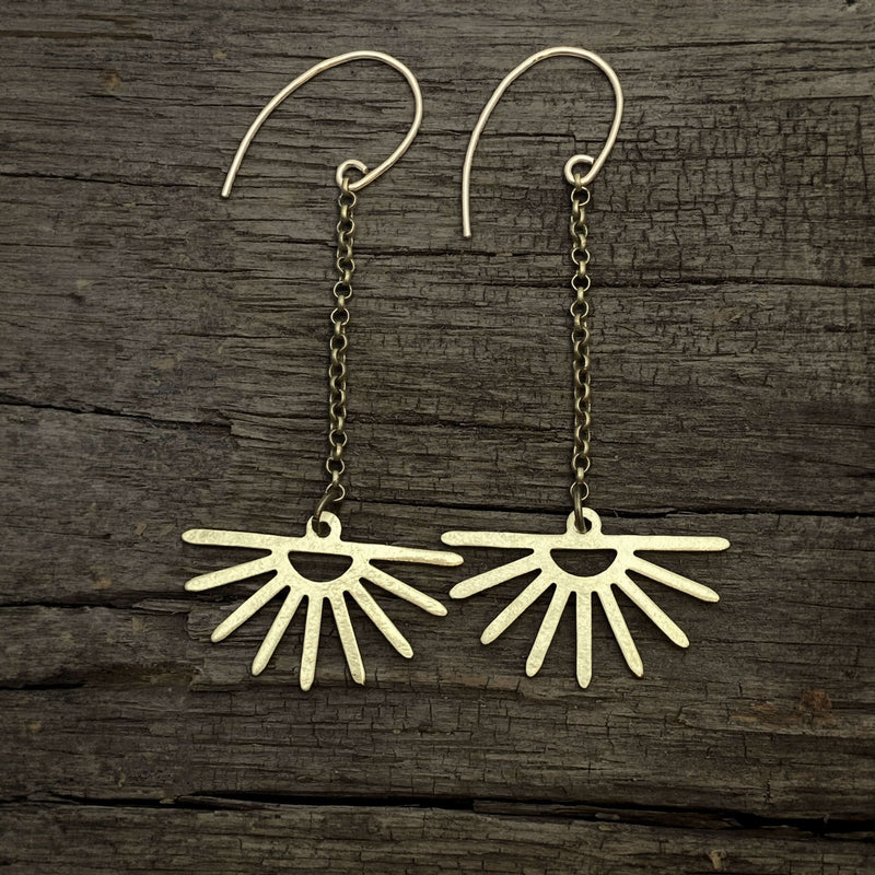 Sunbeam Earrings featuring delicate beams of light on a rolo chain in a charming design.